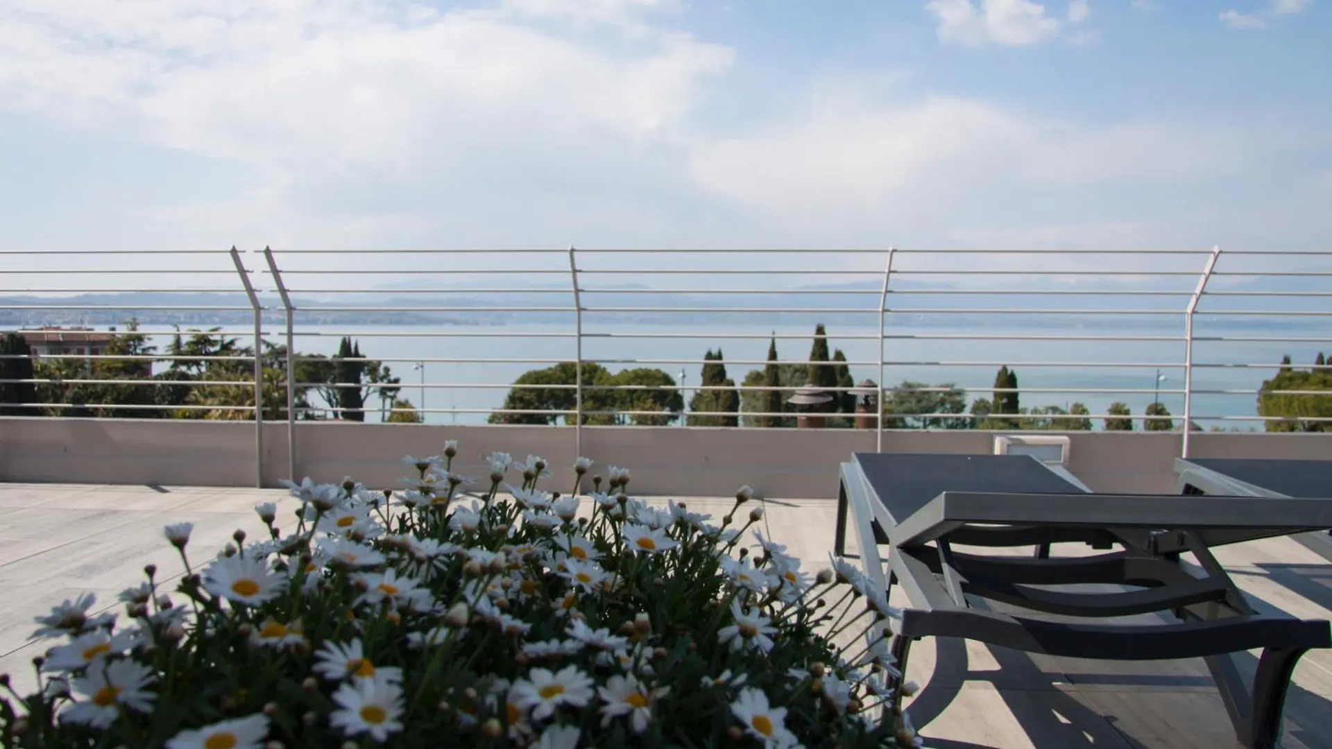 Hotel Berta デセンツァーノ・デル・ガルダ 3*,  イタリア