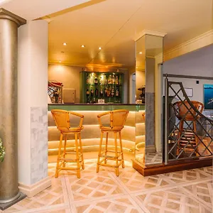 4* Отель Crystal