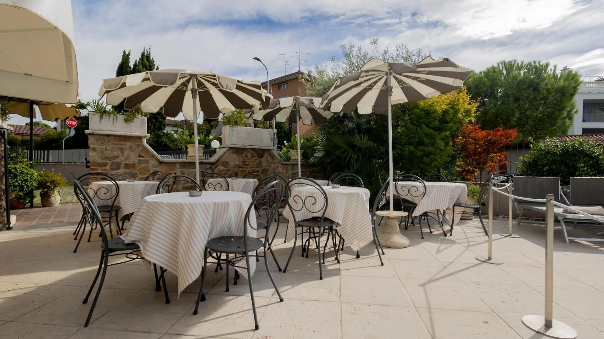 דסנזאנו דל גארדה Hotel Berta