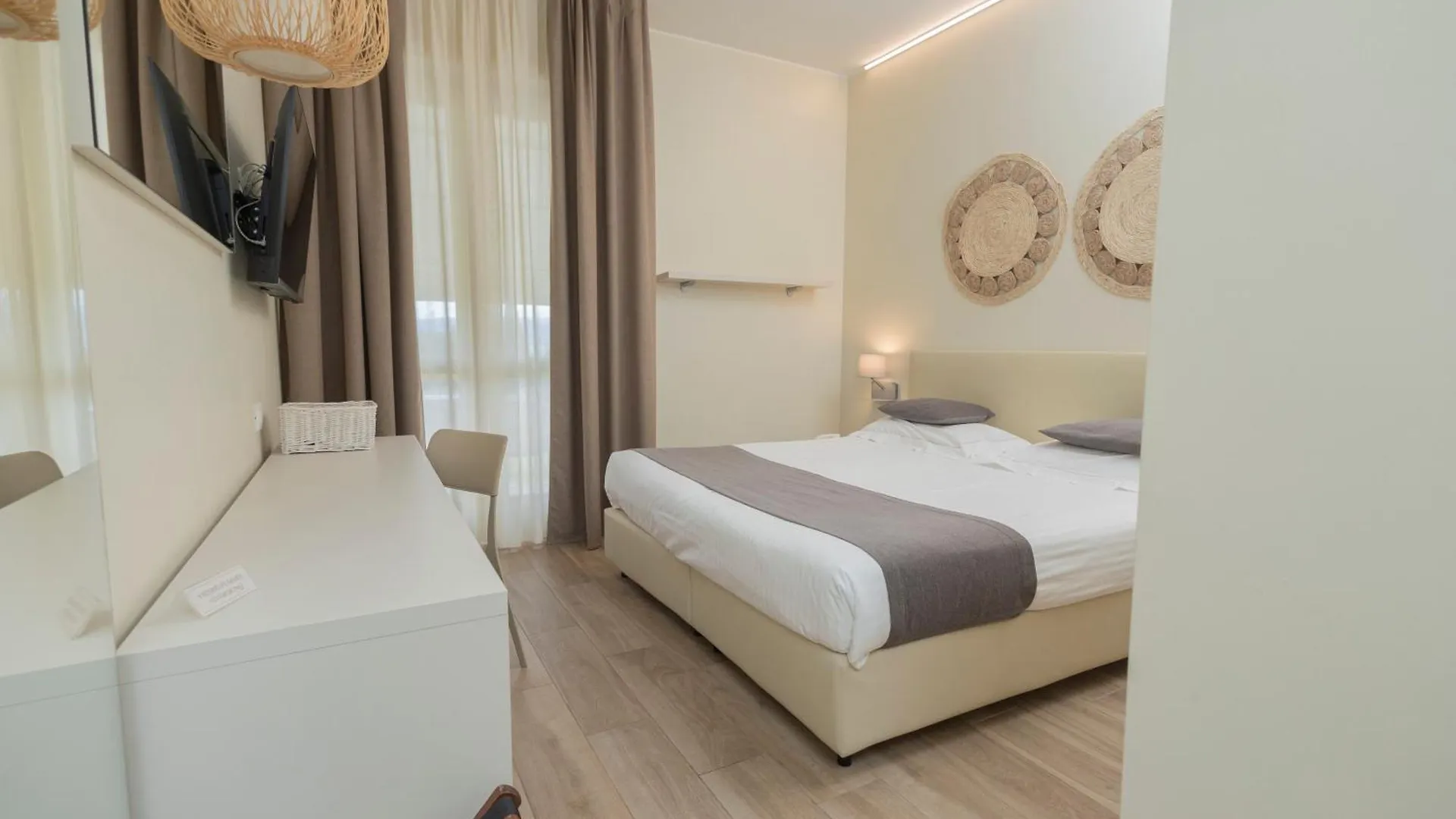 Hotel Berta Дезенцано-дель-Гарда