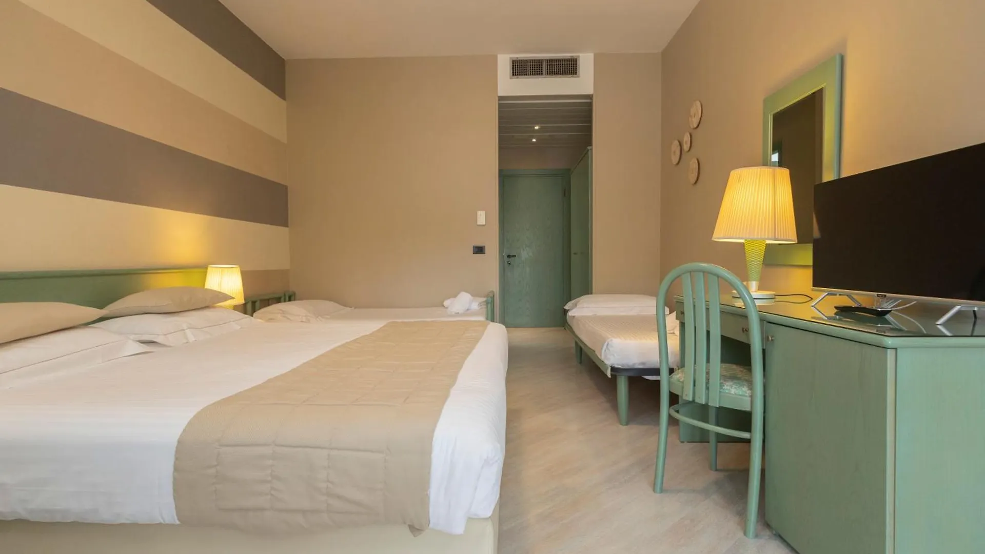Hotel Berta Desenzano del Garda 3*,  Olaszország