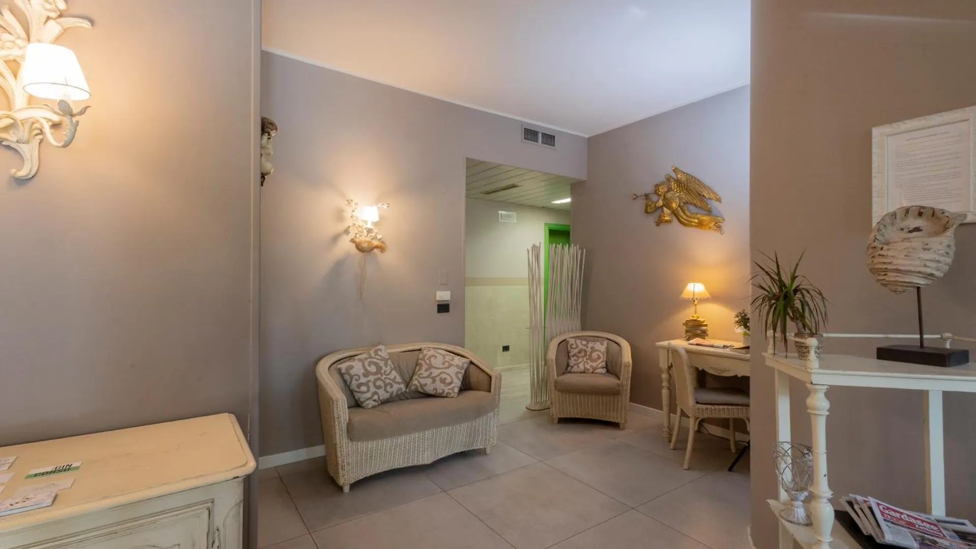 ***  Hotel Berta Дезенцано-дель-Гарда Италия