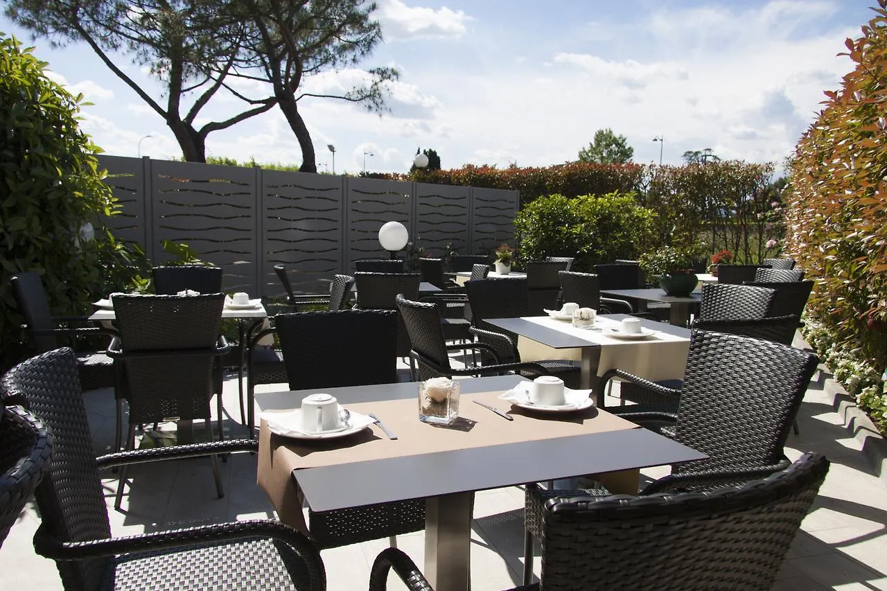דסנזאנו דל גארדה Hotel Berta