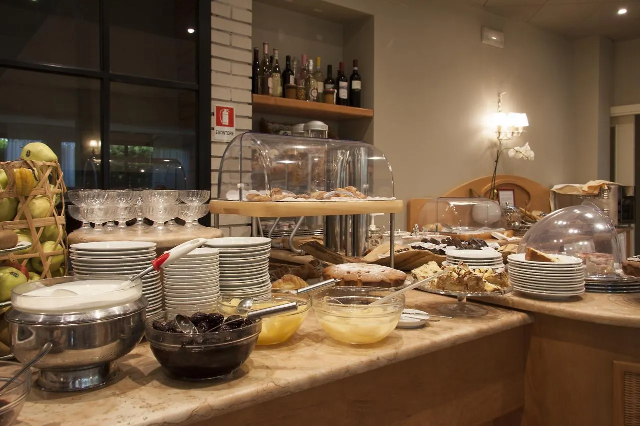 דסנזאנו דל גארדה Hotel Berta